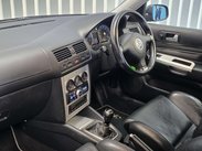 Volkswagen Golf 3.2 R32 Hatchback 3dr Petrol Manual (276 g/km, 240 bhp) 8