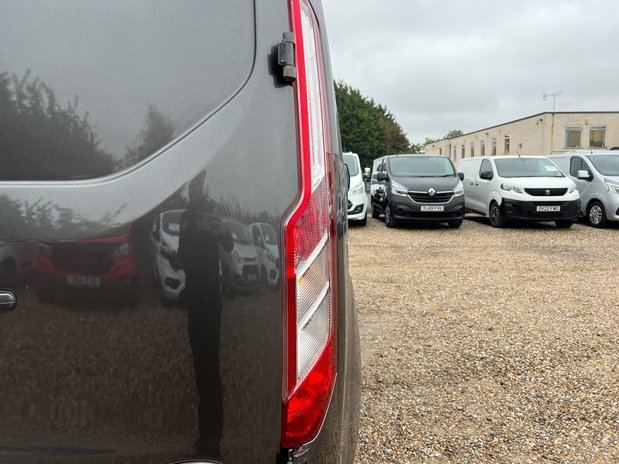 Ford Transit Custom Crew Cab SWB L1H1 Limited 300 CAT N Air Con Alloys Cam EURO 6 NO VAT 26