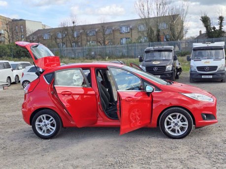 Ford Fiesta 1.0T EcoBoost Zetec Hatchback 5dr Petrol Powershift Euro 6 (100 ps) 13