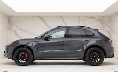 Porsche Macan GTS 2