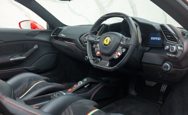 Ferrari 488 SPIDER 16