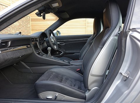 Porsche 911 (991) Carrera GTS 17