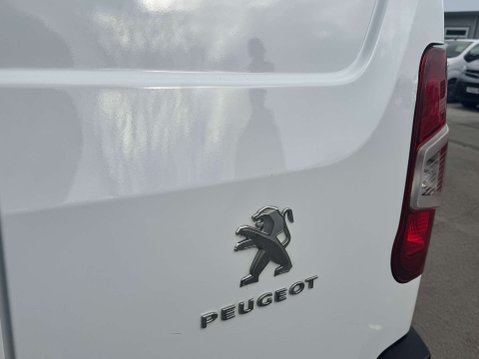 Peugeot Partner 1.5 Partner Professional Premium+ BHDi 27
