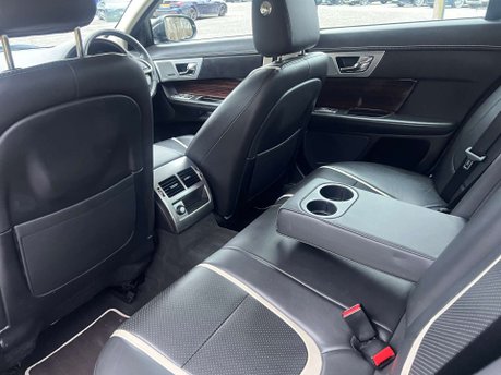 Jaguar XF 2.2d Portfolio Saloon 4dr Diesel Auto Euro 5 (s/s) (200 ps) 36