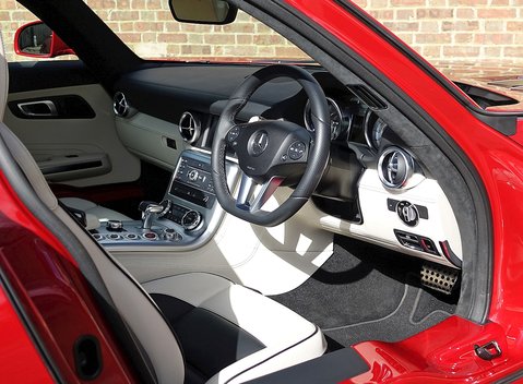 Mercedes-Benz SLS AMG 23