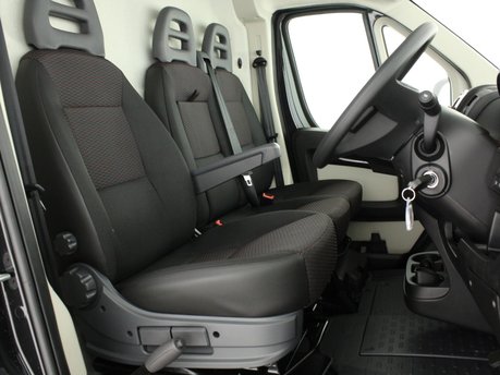 Peugeot Boxer 2.2 BlueHDi L3H2 Professional Premium+ 140ps 7