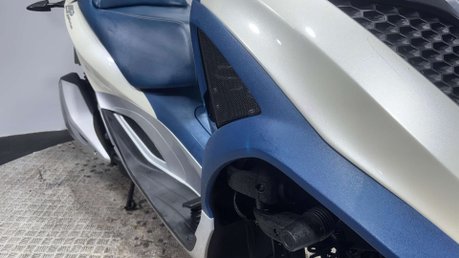 Piaggio MP3 YOURBAN LT 2015 3K NEW MOT NEW TYRES TRIKE 3 WHEELER 300CC 41