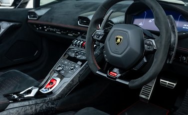 Lamborghini Huracan Spyder LP640-4 Performante 14