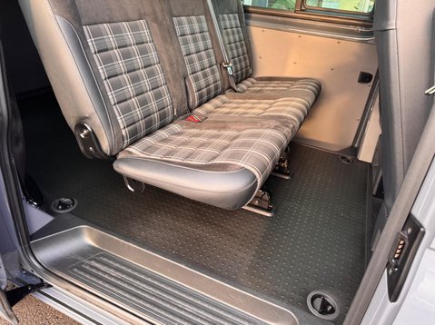 Volkswagen Transporter T32 TDI KOMBI HIGHLINE 4MOTION 61