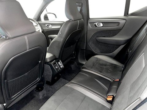 Volvo XC40 2.0 T4 R-Design Pro SUV 5dr Petrol Auto AWD Euro 6 (s/s) (190 ps) Reverse C 20