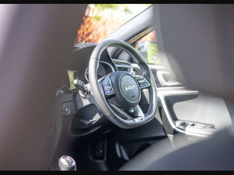 Kia Pro Ceed 1.5 Pro Ceed GT-Line ISG 5dr 28