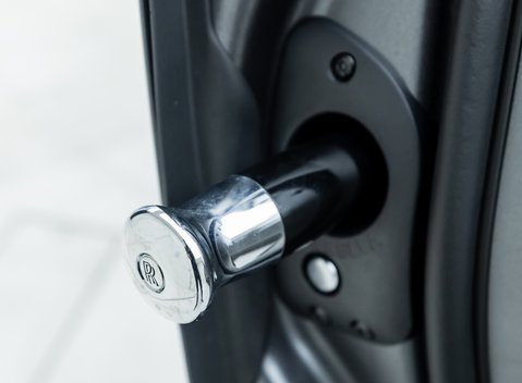 Rolls-Royce Cullinan Black Badge 32