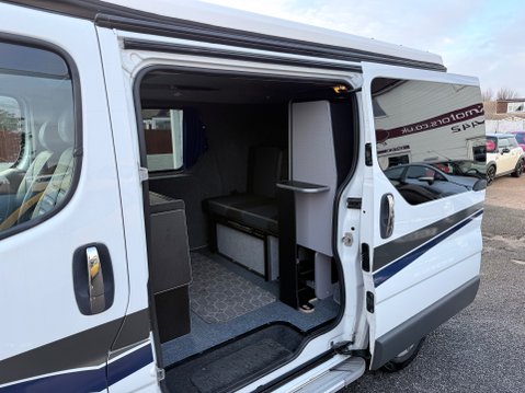Renault Trafic SL29 DCI CAMPER CONVERSION 9