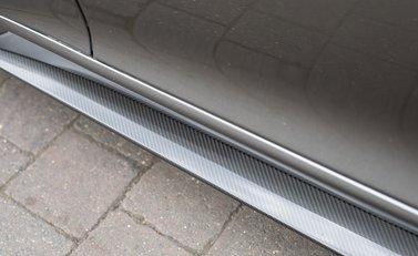 Aston Martin Vanquish S 27