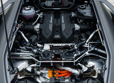 Lamborghini Revuelto 47