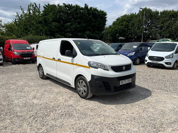 Peugeot Expert MWB L2H1 Low Roof Professional 2700 Air Con Tow Bar EURO 6 NO VAT 4