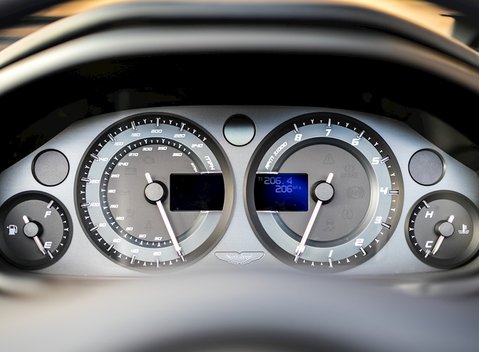 Aston Martin Zagato Vanquish Volante 21