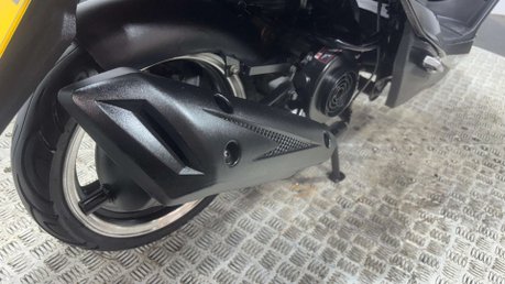 Sinnis Twist 2022 1K 50CC SCOOTER LEARNER BIKE NEW MOT SERVICED 15