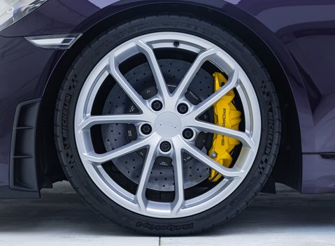 Porsche Cayman GT4 (718) 30