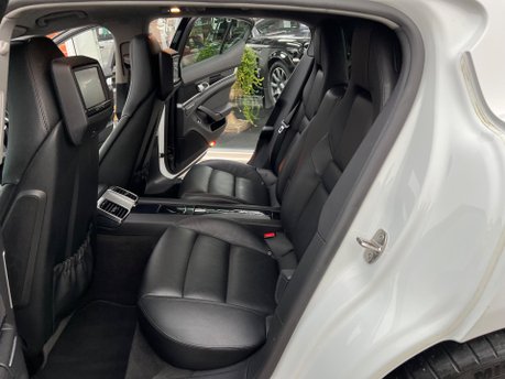 Porsche Panamera 3.0D V6 Hatchback 5dr Diesel TiptronicS Euro 5 (s/s) (300 ps) 35