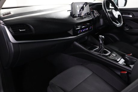 Nissan Qashqai DIG-T N-CONNECTA MHEV 21