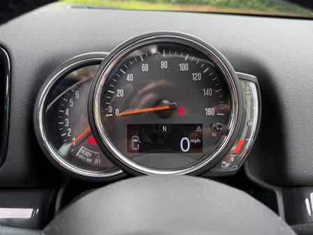Mini Countryman COOPER 37