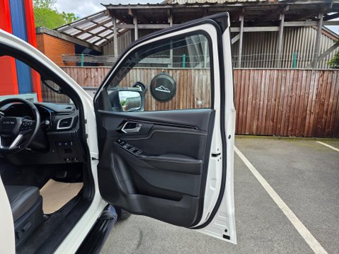 Isuzu D-Max V-CROSS DCB AUTO 20