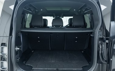 Land Rover Defender 110 V8 33