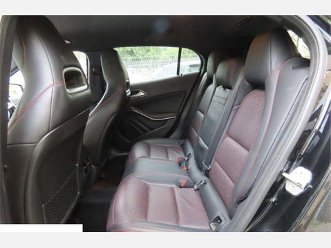 Mercedes-Benz GLA 2.1 GLA220d AMG Line (Premium) 7G-DCT 4MATIC Euro 6 (s/s) 5dr 9