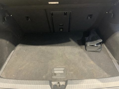 Volkswagen Golf STYLE TSI 8
