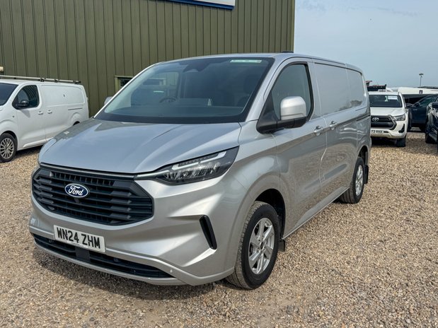 Ford Transit Custom SWB L1H1 Low Roof Limited 300 Air Con Alloys Sensors EURO 6 2