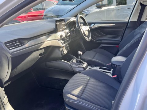 Ford Focus 1.0T EcoBoost Titanium Euro 6 (s/s) 5dr 31