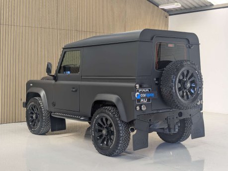 Land Rover Defender 2.2 Defender 90 Hard Top TD 4WD 5dr 19