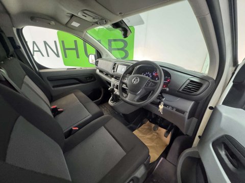 Vauxhall Vivaro 1.5 Vivaro F2900 Dynamic S/S 2