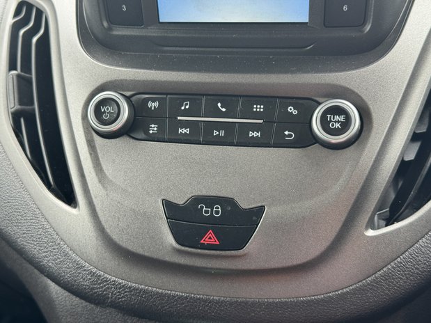 Ford Transit Courier SWB L1H1 Low Roof Trend Air Con EURO 6 NO VAT 29