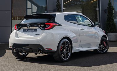 Toyota Yaris GR-Y CIRCUIT 3