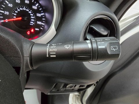 Nissan Juke 1.2 DIG-T N-Connecta Euro 6 (s/s) 5dr 35