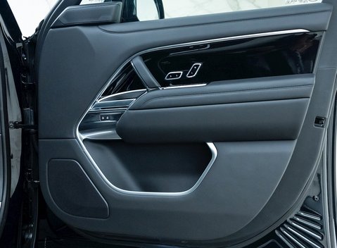 Land Rover Range Rover P530 Autobiography LWB 25