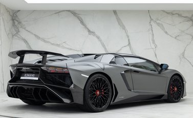 Lamborghini Aventador SV LP 750-4 Roadster 9