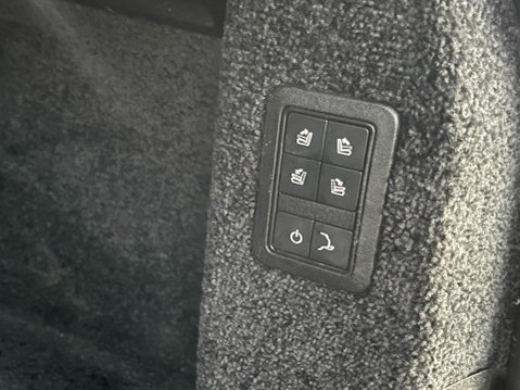 Land Rover Range Rover 3.0 TD V6 Autobiography Auto 4WD Euro 6 (s/s) 5dr 31