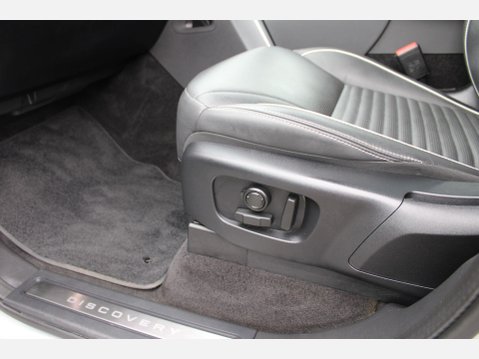 Land Rover Discovery DYNAMIC HSE 12