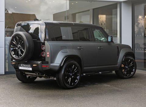 Land Rover Defender 110 OCTA EDITION ONE 4