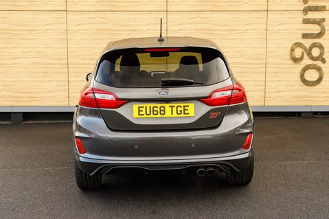 Ford Fiesta ST-3 6