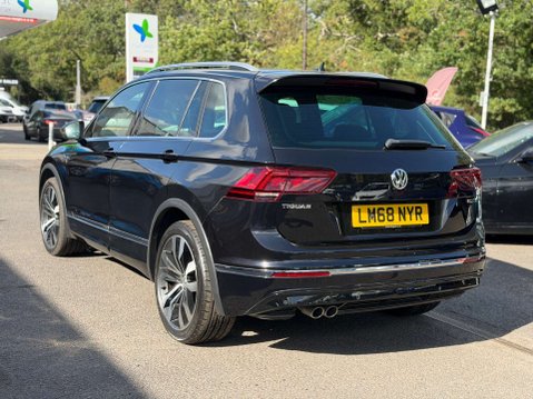Volkswagen Tiguan 2.0 Tiguan R-Line TDI 4Motion Semi-Auto 4WD 5dr 4