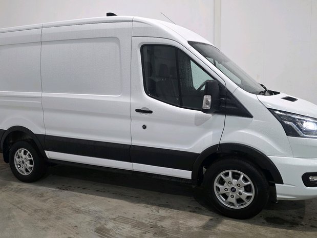 Ford Transit FORD TRANSIT 350 L2 DIESEL FWD 2.0 Eco Blue 130ps H2 Limited Van Auto 3