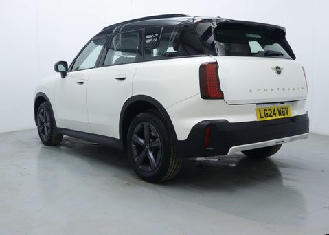 Mini Countryman 1.5C MHEV Classic SUV 5dr Petrol Hybrid Auto Euro 6 (s/s) (170 ps) 10