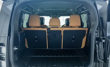 Land Rover Defender 110 V8 P525 40