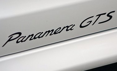 Porsche Panamera GTS 18