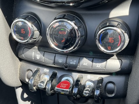 Mini Convertible 1.5 Cooper 2dr [Chili/Media Pack XL] 37