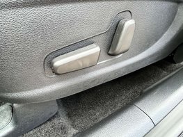 Hyundai SANTA FE 2.2 Santa Fe Premium SE CRDi Auto 4WD 5dr 84